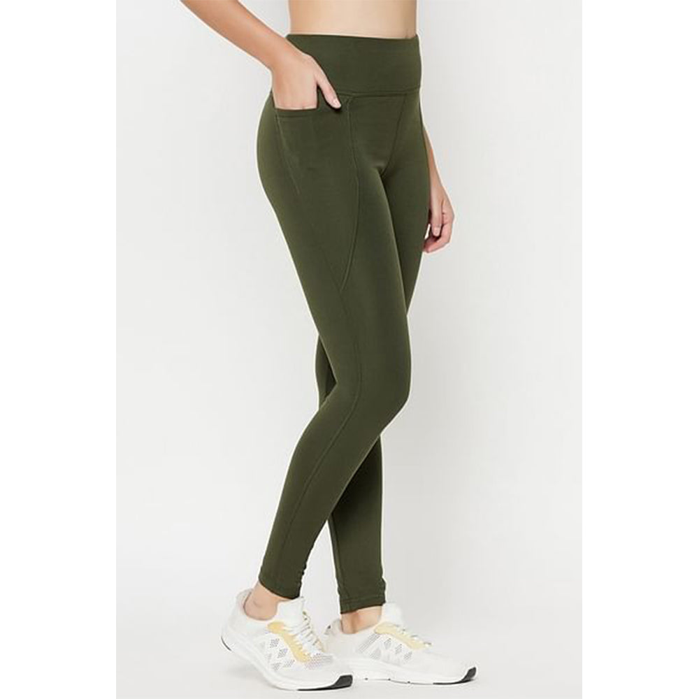 High Rise 3 Pocket Active Leggings in Dark Green